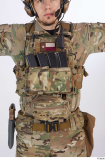 Photos Frankie Perry Army USA Recon gun cartridges upper body…